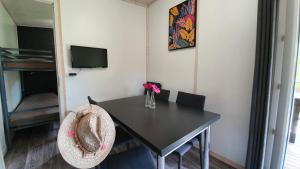 Campings Camping Les Vernieres La Bourboule Sancy : photos des chambres