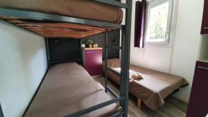 Campings Camping Les Vernieres La Bourboule Sancy : photos des chambres