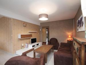 Apartment (7 Adults) room in Appartement Mont-Dore 4 pièces 7 personnes - FR-1-608-9