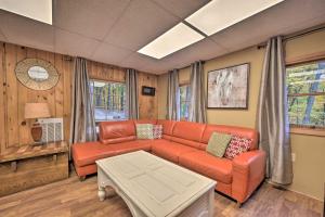 ‘John Wayne Apartment - Deck, BBQ, Horses On-Site