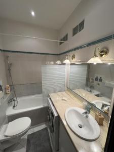 Madach Square Residence