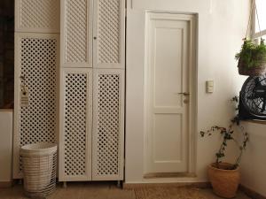 Aretousa Deluxe Downtown Apartment