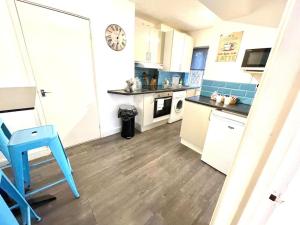 Serene and Cozy 1-Bedroom House with Parking