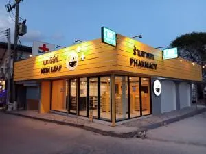 MediLeaf Hostel - Than Sadet Beach