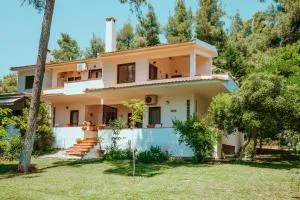 Forest house Near the sea - 撒尼海滩