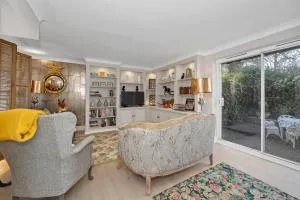 2 Bedroom stylish property set behind the angel hotel with parking and a courtyard garden - Rushbrooke