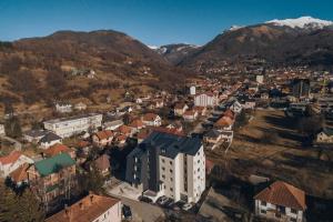 Studio 2 Modern Mountain 2