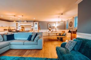 The Vestry - Sleeps 12 - With Hot Tub