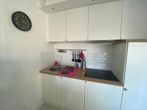 Appartements Studio Amicie 27m2, balcon couvert, pres centre-gare-cathedrale, wifi : photos des chambres