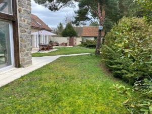 Belle demeure à 1h20 de Paris avec piscine chauffée, 19 pers