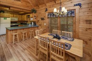 ER302 - Best of Times Great Location-Close to Town cabin