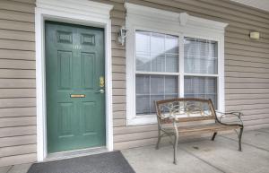 Colonial Crest 107 - Great location! - You can walk to town! condo