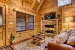 ER260- Magical Moments Great Location- Close to town cabin
