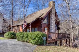 Two-Bedroom House room in ER83 - Savage Loft - Your Close to the Action Cabin Getaway cabin