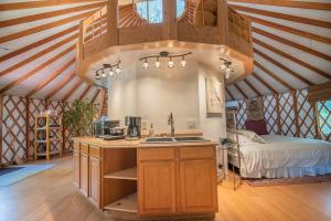 Strawhouse Resorts