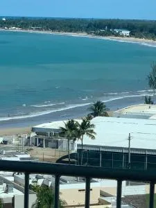 Cozy Oceanview Studio w parking - Isla Verde