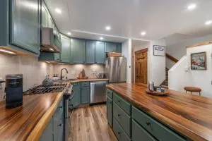 Northstar Village Condo Walk to Lifts 2 Full BA Excellent Location Hot-Tubs - 国王海滩