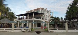 North Shores Inn