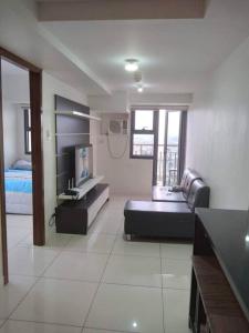 1 bedrm condo, Tower 2, Hor 101