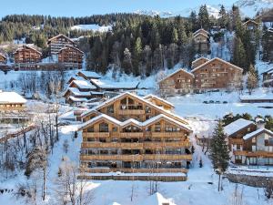 Charmant Triplex aux Allues avec Cheminée et Concierge - FR-1-613-80