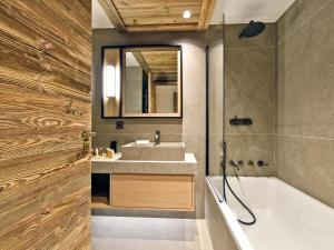 Appartement skis aux pieds avec conciergerie à Méribel - FR-1-613-63