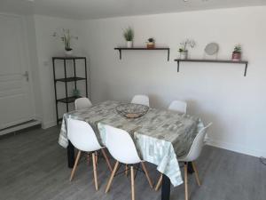 Appartements Duplex 4/5 personnes sur cour : photos des chambres