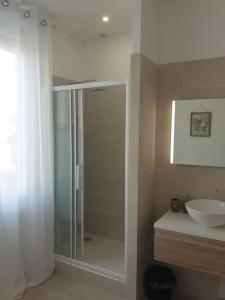 Appartements Studio neuf atypique centre ville Palavas vue mer : photos des chambres