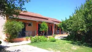 KIKI House - Potámion