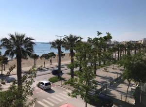 Lungomare Daily Sleeps 2 Beachfront