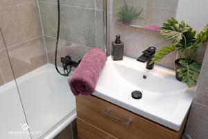 Bright & Relaxing Stay Studio