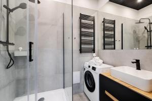 Piotrkowska Street III by LookAp