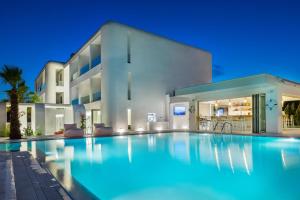 Cocoοns Suites & Villas Fourka