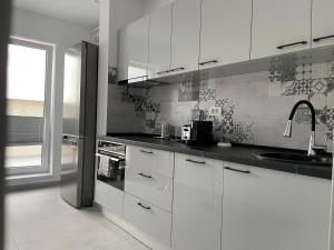 Unique Penthouse Lakeview W19