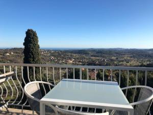 Maisons de vacances Maison de village entiere avec vue sur la mer. : photos des chambres