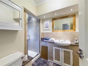 Two Bed First Floor Apartment in Village location
