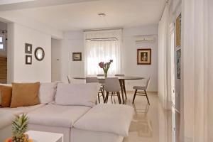 Velomar Villa