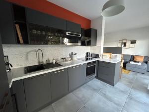 Blue Pearl 102 By Avecoeur