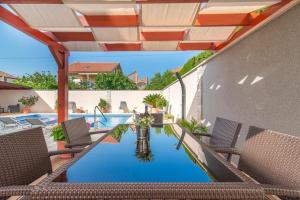 Apartments Villa Odesa with shared pool