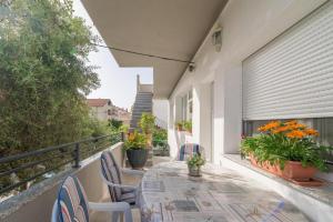 Apartments Villa Odesa with shared pool