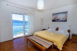 STRANDHAUS Vesna WG 1