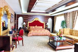 Royal Suite room in Samaya Hotel Deira