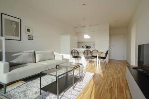 Apartment with Terrace near Metro Station and Spa