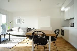 Apartment with Terrace near Metro Station and Spa