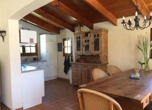 Villas La Villa du Payre, proche mer et piscine chauffee : Villa