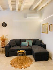 One Bedroom Apartment with Balcony - Separate Building