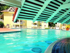 Relax on the Ridge - Ocho Rios Escape
