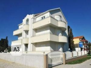 Apartments Anamarija - 3hvězdičkové hotely ve městě Privlaka