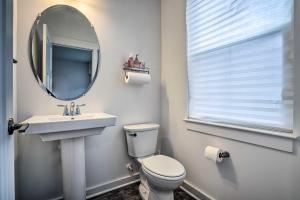 Modern Townhome 4 Mi to Downtown Frederick!