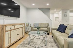13 Mi to Dtwn Denver Northglenn Townhome with Patio