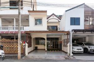 Blue Theatre Near Nimmanhaemin Road and Old City